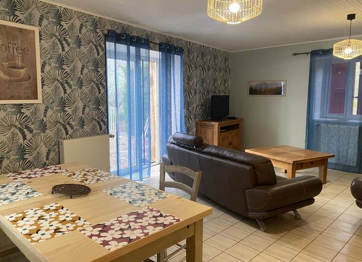 Gîte pour 6 personnes, avec terrasse ainsi que piscine et jardin, animaux acceptés dans l' Aveyron - 4