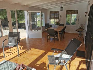 Casa rural para 8 personas, con piscina además de vistas y jardín, Se admiten mascotas en Alcalaten