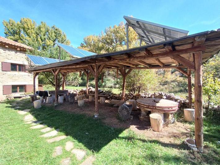 Casa de vacaciones para 18 personas, con piscina y terraza además de vistas y jardín - 1