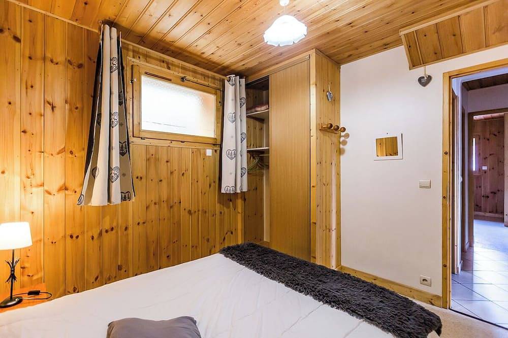 Chalet sleeps 20 Skis-on, Historic Village of Montchavin (La Plagne) in La Plagne, Bellentre