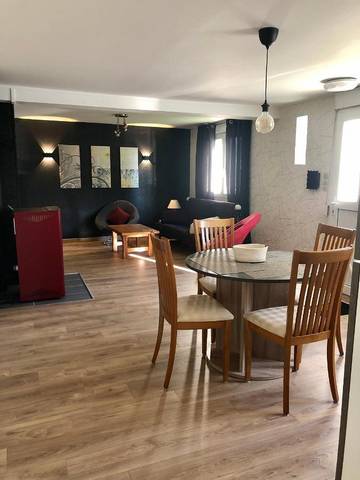 Gîte pour 3 personnes, avec piscine ainsi que terrasse et jardin à Lunéville
