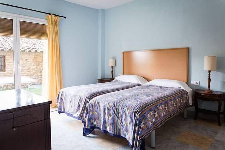 Gîte pour 15 personnes, avec jardin à Camós - 4