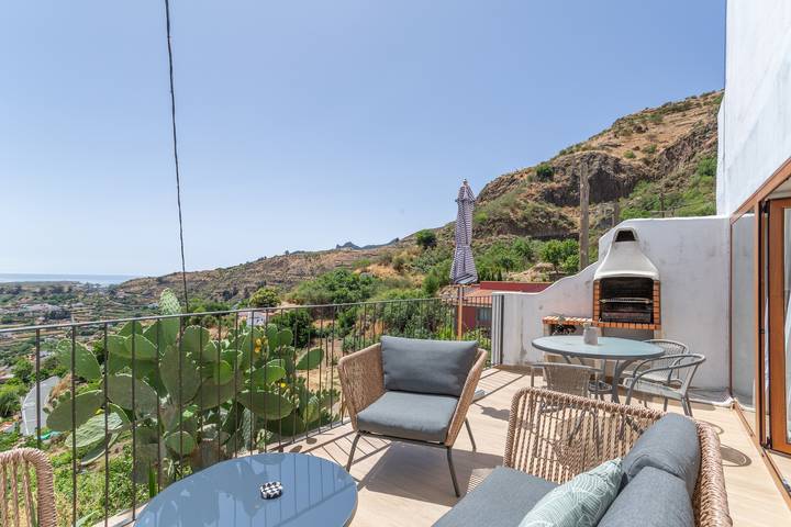 Ganze Wohnung, Urlaub 'La Madriguera Fuente Hervera' mit Bergblick, Wi-Fi und Klimaanlage in Las Lagunetas, Vega de San Mateo