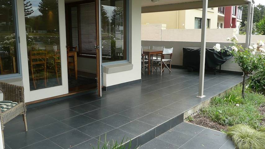 Holiday rental for 6 people, with garden and terrace as well as hot tub in Port Fairy