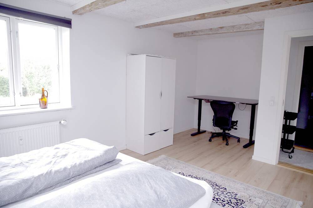 The Wild Swan: Modern 4Br Home in Odense – Sleeps 10 w/ Parking in Odense en omgeving
