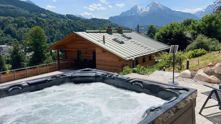 Ferienhaus für 6 Personen, mit Balkon und Terrasse sowie Whirlpool und Garten in Oberbayern - 2