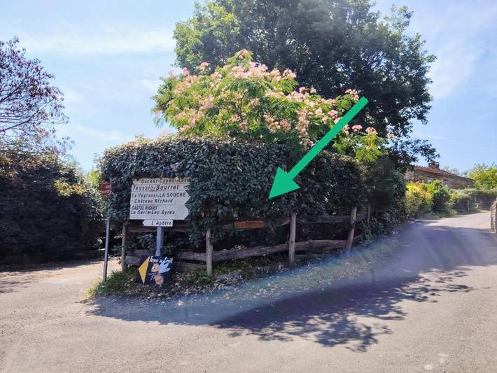 Location de vacances pour 8 personnes, avec piscine ainsi que vue et jardin, animaux acceptés à Saint-Hilaire-de-Lavit - 3