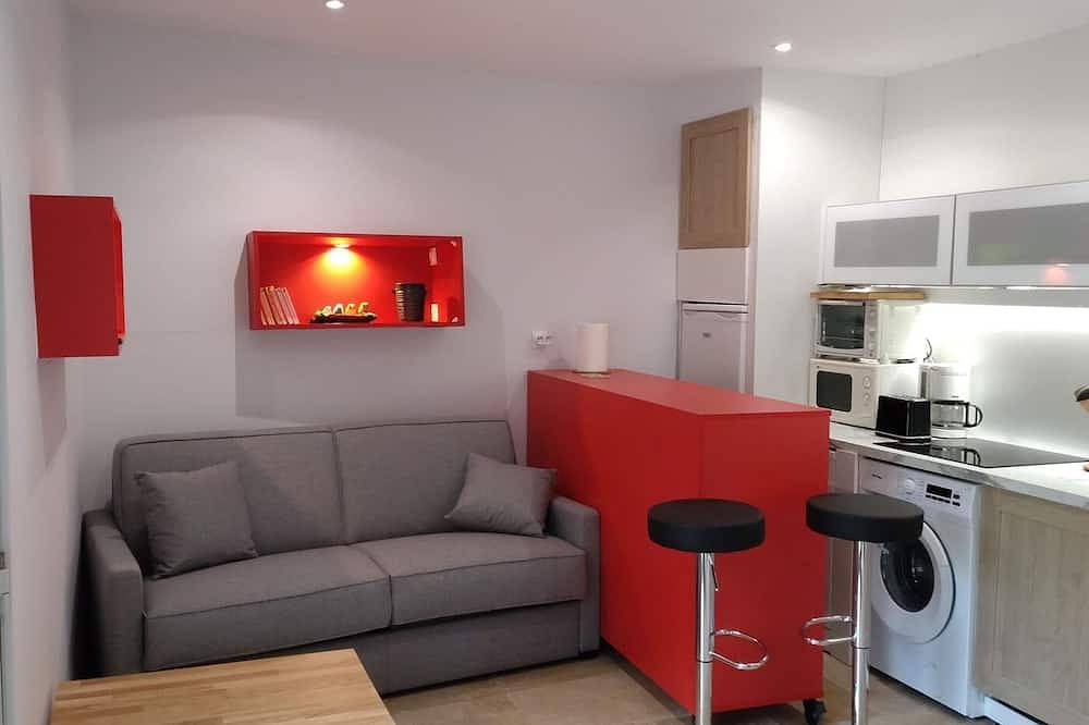 Appartement entier, Studio 3* de la Maison Bleue d'Ardèche - avec piscine et rivière, en sud-Ardèche in Saint-Mélany, Parc naturel régional des Monts d'Ardèche
