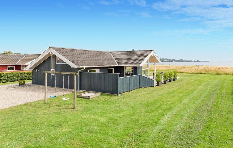 Ferieudlejning for 8 personer, med Jacuzzi og Terrasse samt Sauna i Vemmingbund