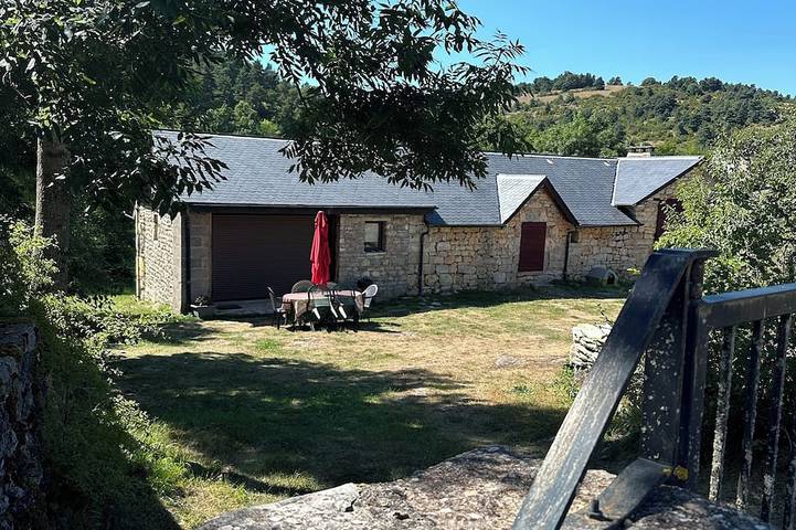 Location de vacances pour 6 personnes, avec Jardin à Laval-du-Tarn
