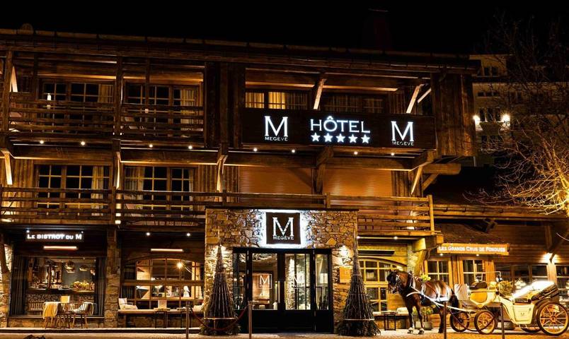 Hôtel pour 4 personnes, avec piscine et jacuzzi ainsi que sauna et jardin