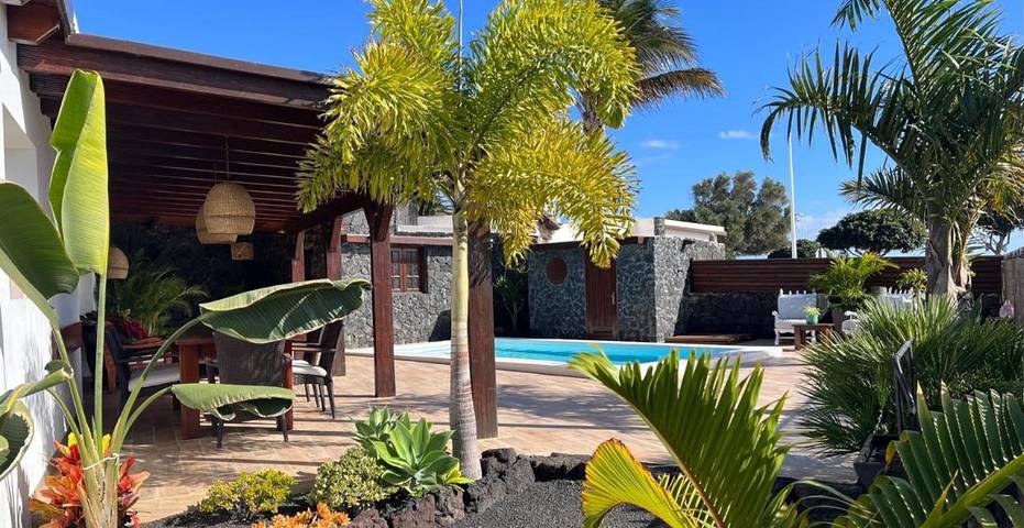 Chalet para 6 personas, con piscina además de vistas y jardín en Lanzarote