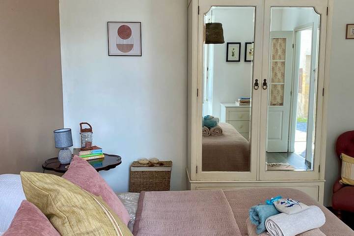 Gîte pour 3 personnes, avec jardin, animaux acceptés à Badefols-d'Ans - 2