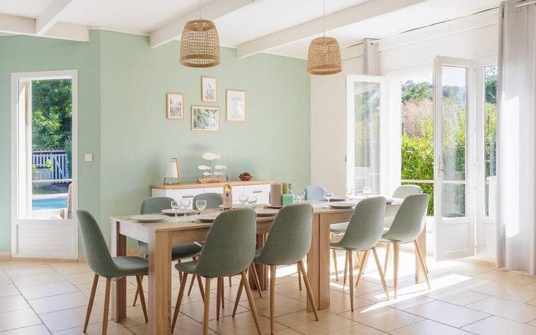 Location de vacances pour 11 personnes, avec jardin et piscine, animaux acceptés à Talasani