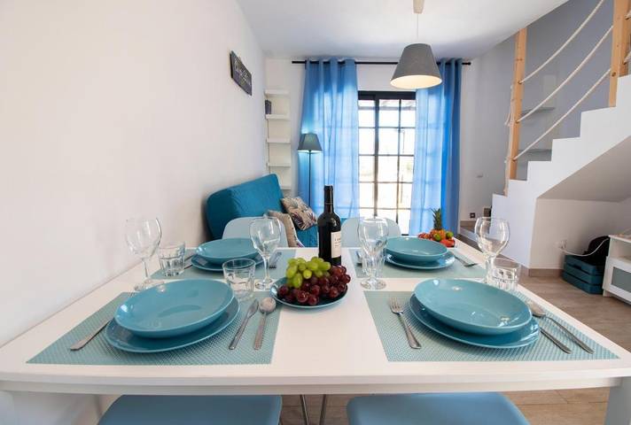 Bungalow para 4 personas, con piscina además de vistas y jardín, Se admiten mascotas en Costa Calma