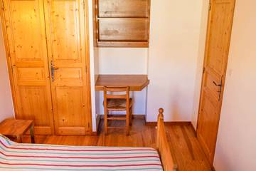 Gîte pour 7 personnes, avec terrasse dans Chaulhac