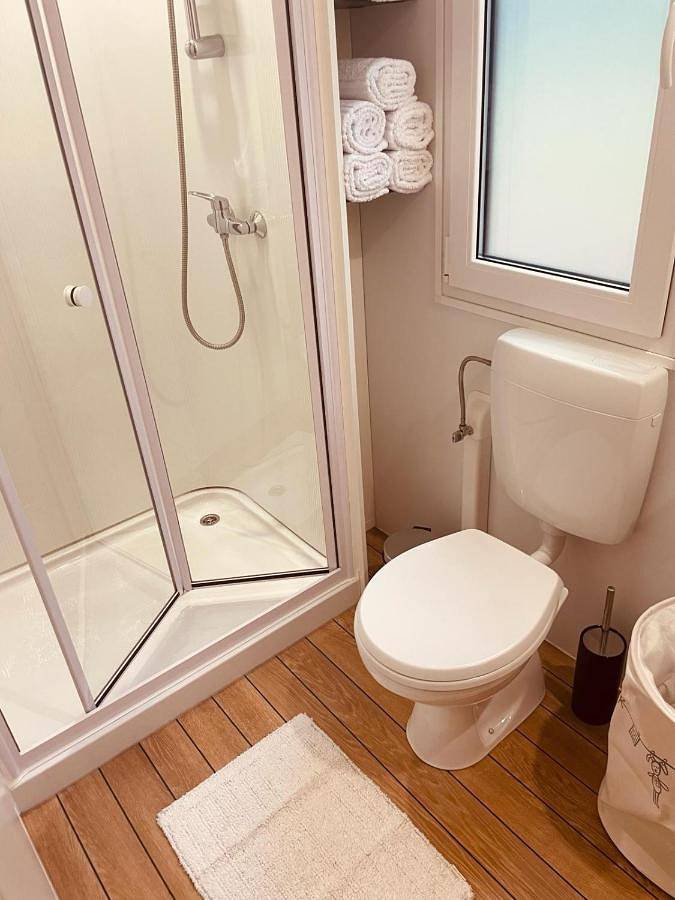 Camping für 6 Personen, mit Terrasse und Garten sowie Ausblick, mit Haustier in Rovinj - 3