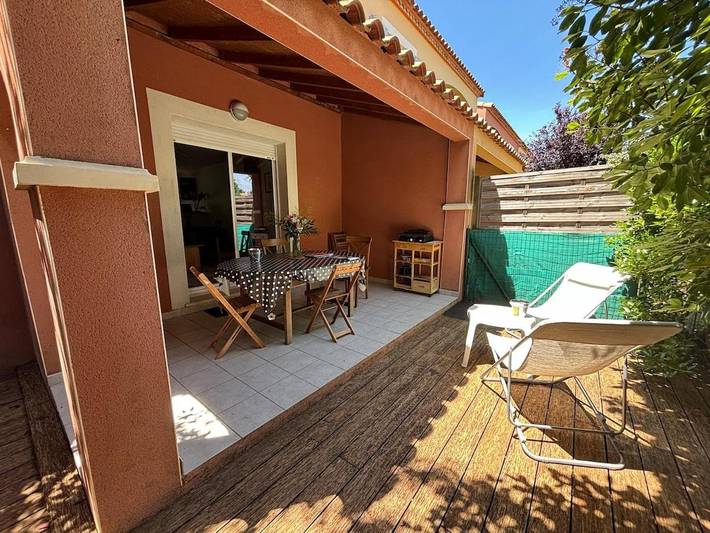 Gîte pour 6 personnes, avec jardin à Cers