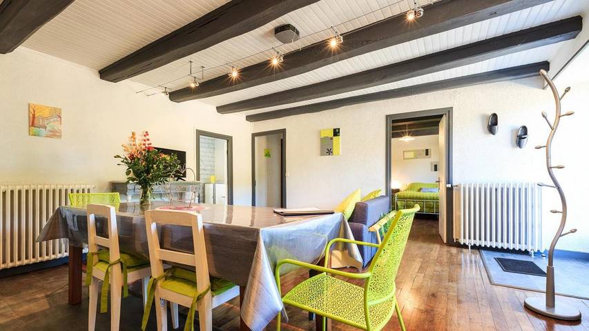 Gîte pour 6 personnes, avec jardin, animaux acceptés à La Tour-d'Auvergne - 4