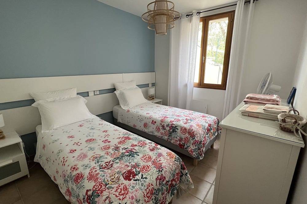 Villa avec piscine et studio en Drôme Provençale in Condorcet, Région de nyons