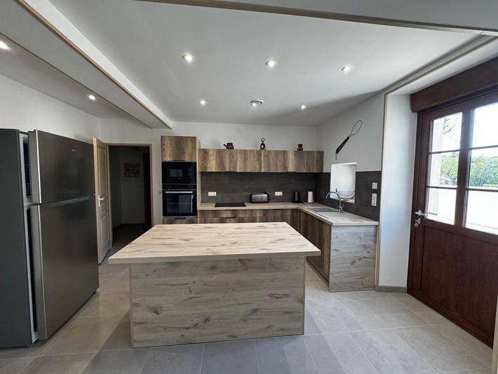 Location de vacances pour 10 personnes, avec jardin et terrasse à Étais-la-Sauvin - 4