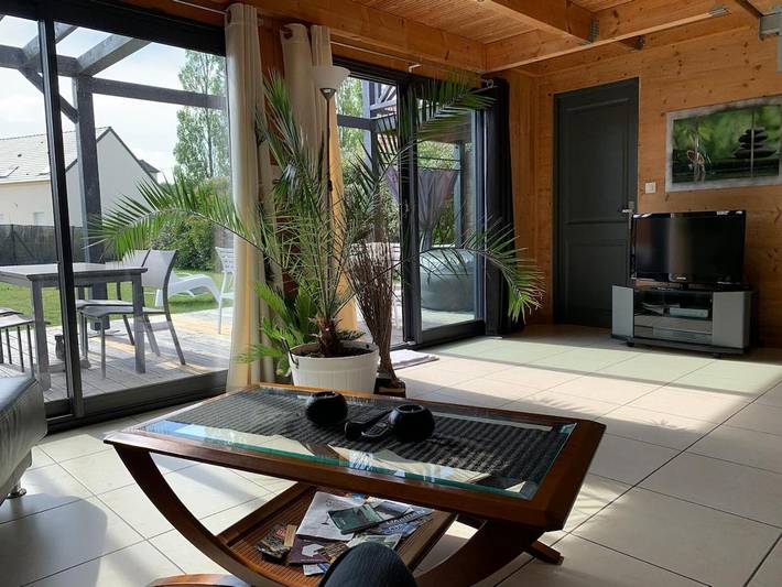 Location de vacances pour 8 personnes, avec Balcon et Jacuzzi ainsi que Terrasse et Jardin à Fontaines-en-Sologne