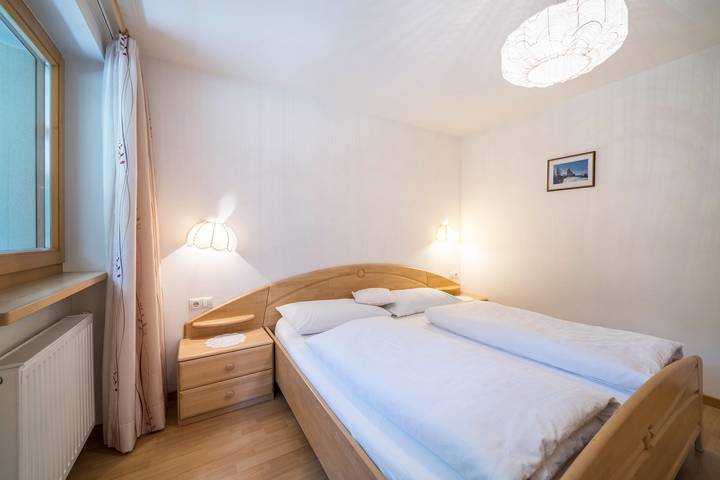 Entire apartment, Vacation House "Maria Edelweiss" with Mountain View, Balcony, Terrace & Sauna in Capanne di Fuori, Moos in Passeier
