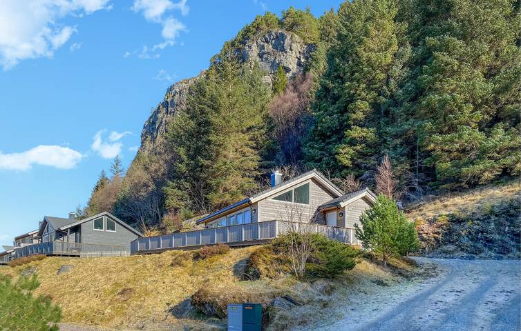Ferienhaus für 6 Personen mit Terrasse in Vågsøy