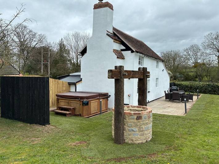 Holiday rental for 6 people, with garden and terrace as well as hot tub, with pets in Worcestershire