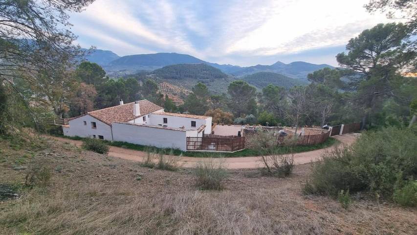 Casa rural para 12 personas, con jardín y piscina además de vistas y vistas al lago, Familias con niños en Sierra de Segura - 3