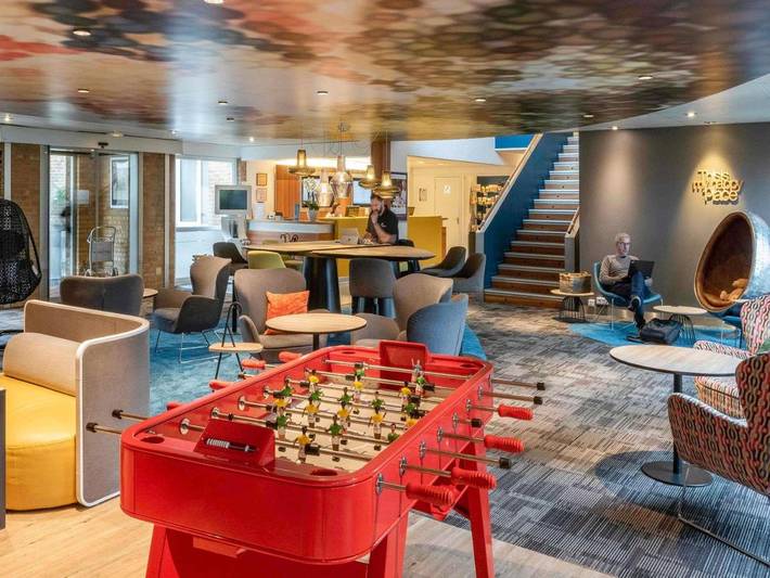 Hôtel pour 3 personnes, avec piscine et jardin à Rouvignies