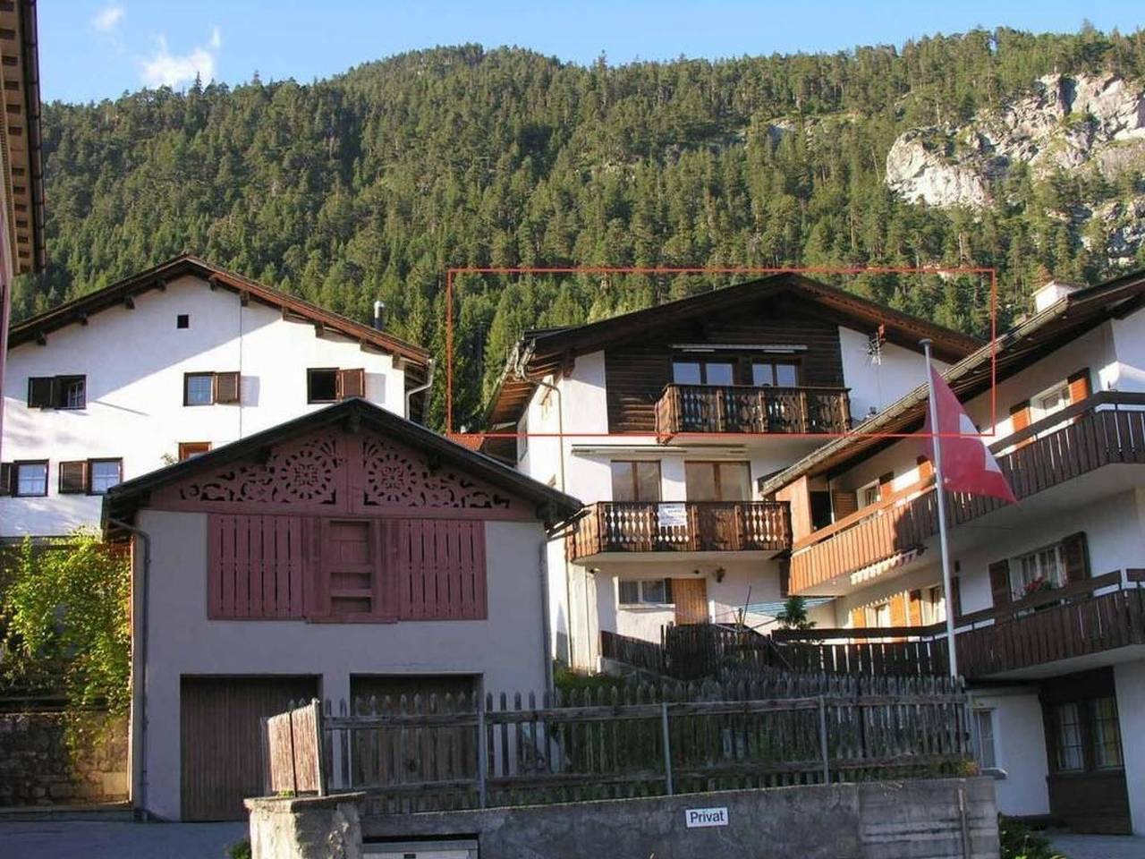 Ganze Wohnung, Aussichtsreiche Dachwohnung 'Ramoz' mitten im Do in Alvaneu, Plessur Alpen