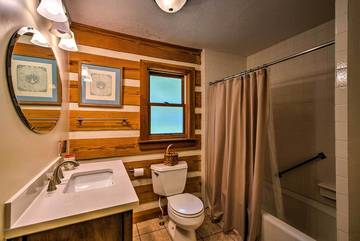 Log Cabin for 6 Guests in Cherokee, Swain County, Picture 3