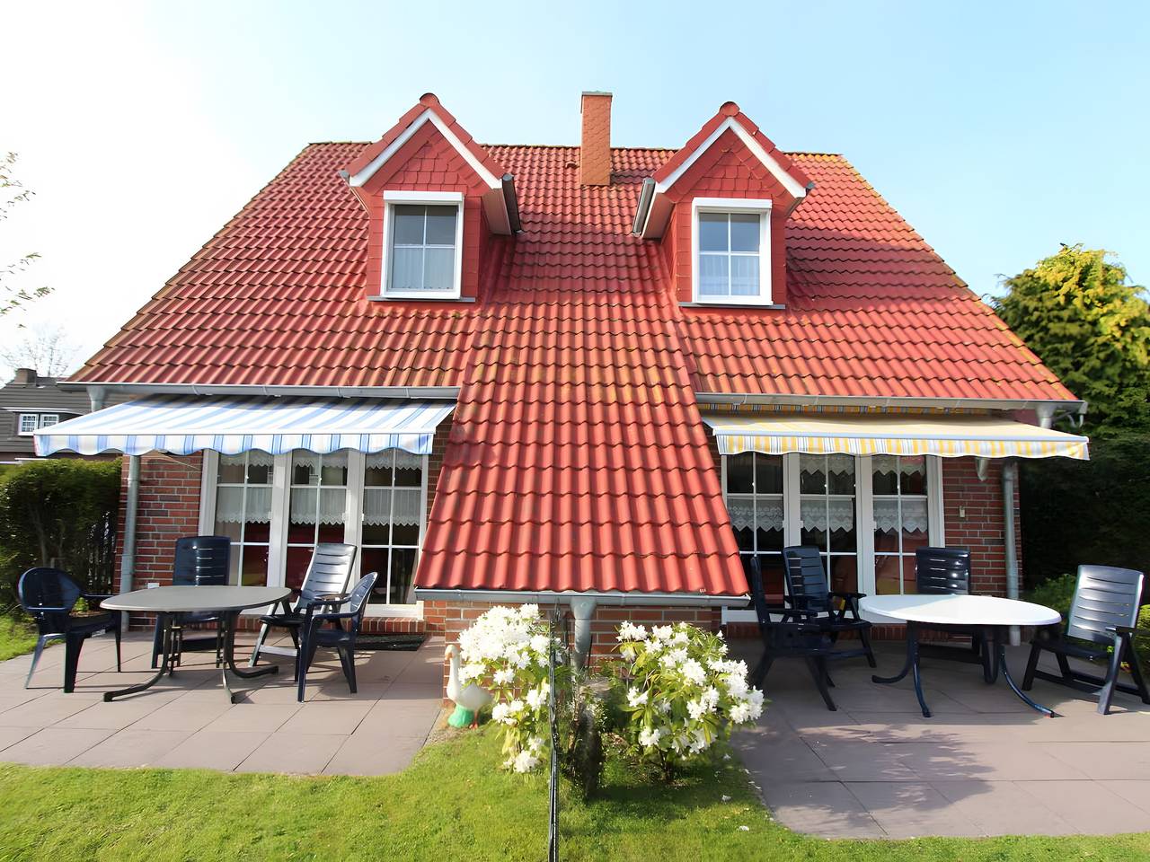 Ferienhaus Wattlöper Rechts mit Terrasse, Wlan, Wallbox und Strandkorb am Strand in Carolinensiel-Harlesiel, Wittmund