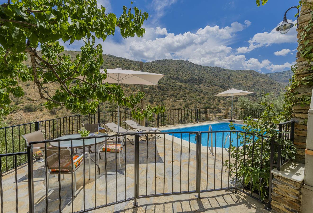 Gemütliches Chalet in Laroya + Pool in Laroya, Almería Provinz