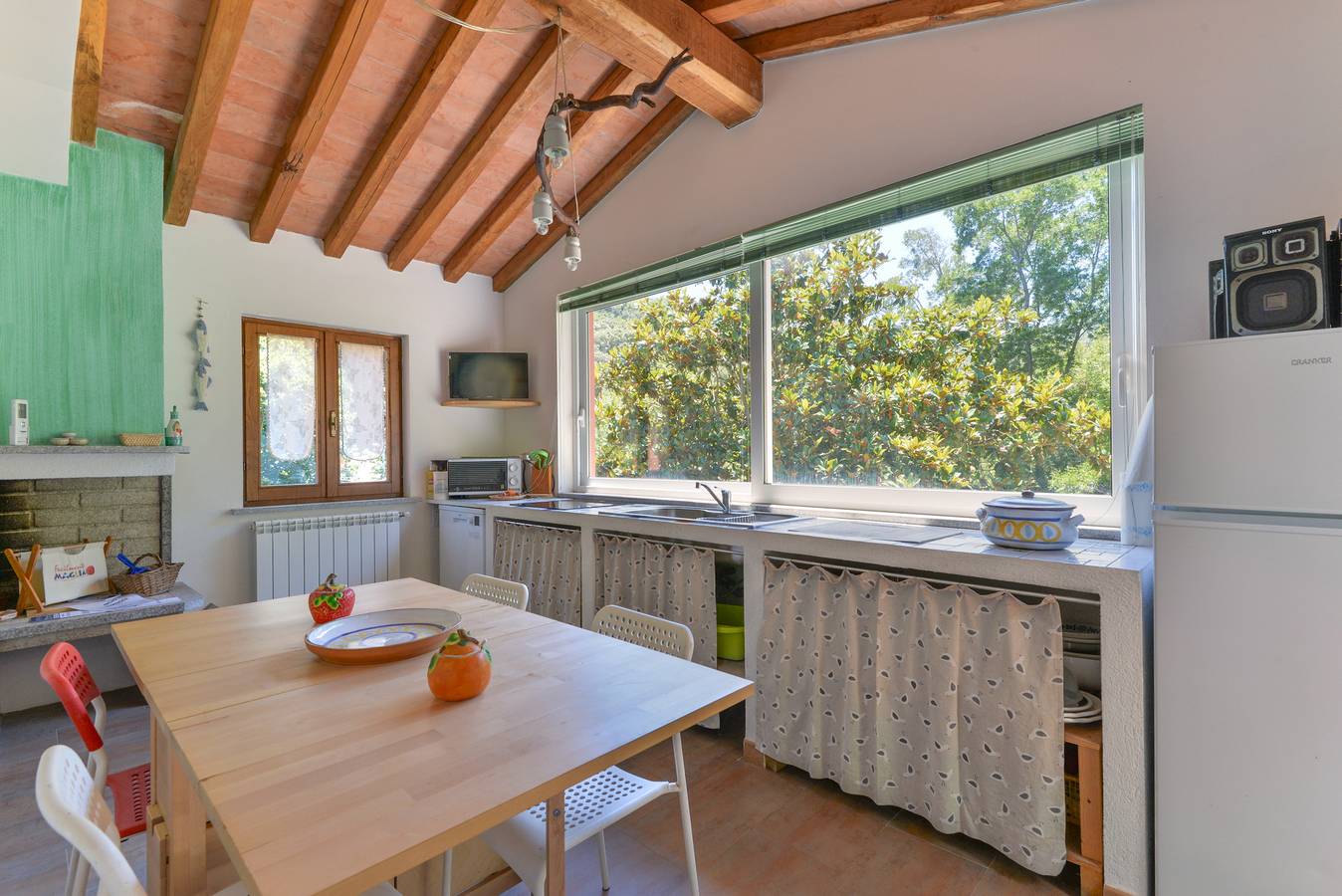 Villa 'I Fiori Redinoce' con terrazza privata, giardino privato e aria condizionata in Procchio, Isola d'Elba