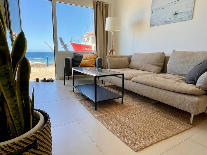 Gîte pour 2 personnes, avec Terrasse ainsi que Jardin et Vue à La Santa - 3