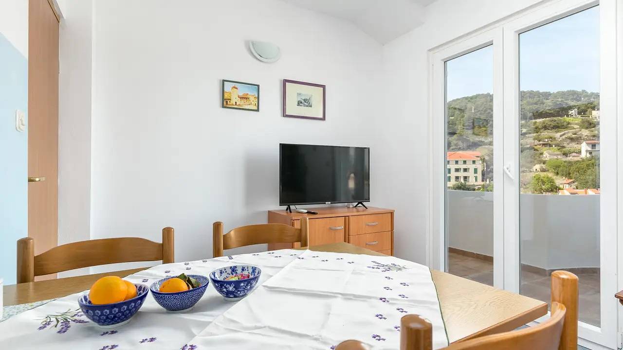 Ganze Ferienwohnung, Ferienwohnung für 5 Personen (40 m²) in Stomorska in Stomorska, Solta
