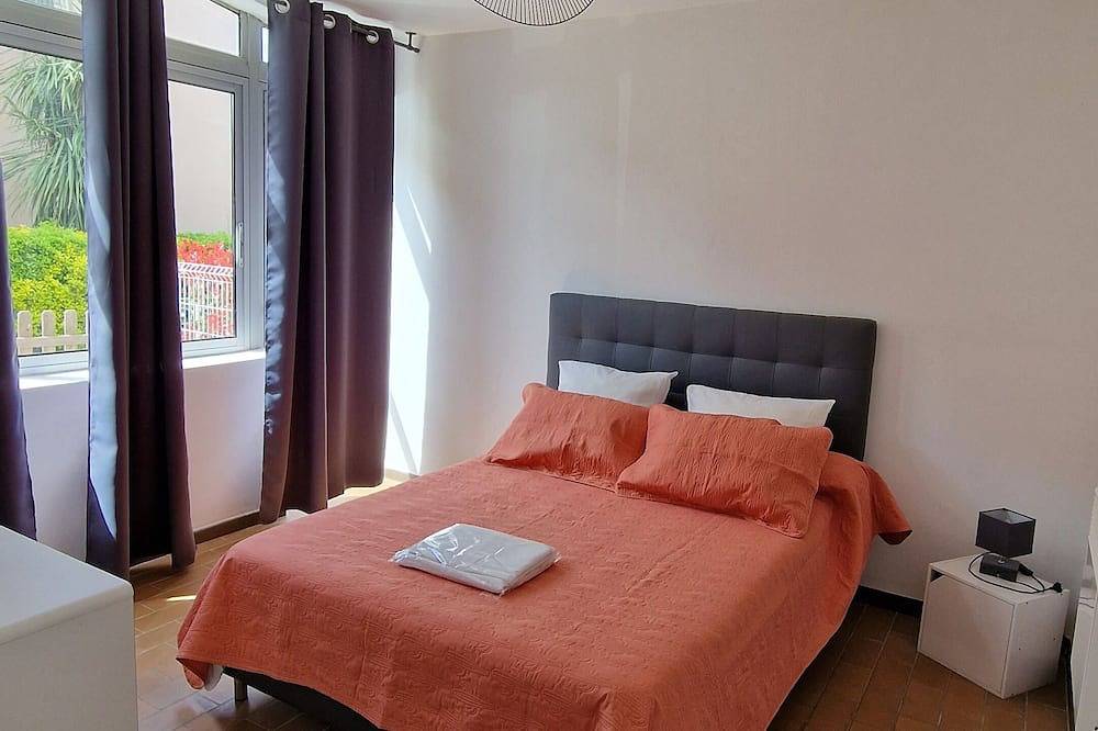 Appartamento intero, T3 appartamento nel cuore di Saint Florent in Saint-Florent, Calvi e dintorni