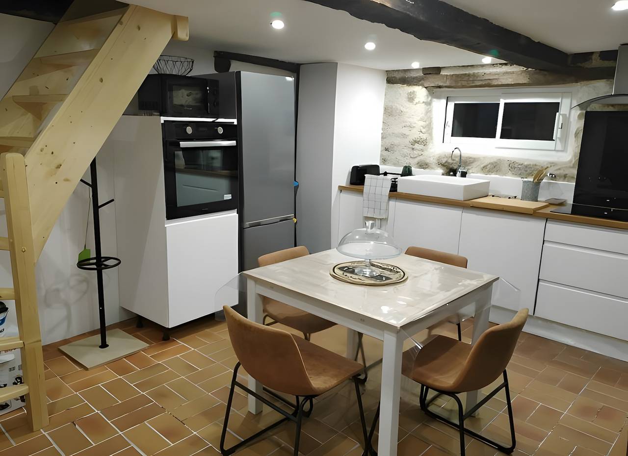 Ferienhaus 'La Maisonnette De Raphaël' mit privatem Garten und Wlan in Saint-Mamet-la-Salvetat, Aurillac und Umgebung