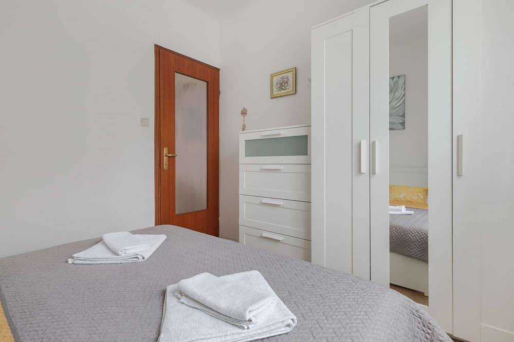 Apartamento inteiro, Lisinski - two bedroom apartment with private parking in Zagreb, Zagreb (Região)