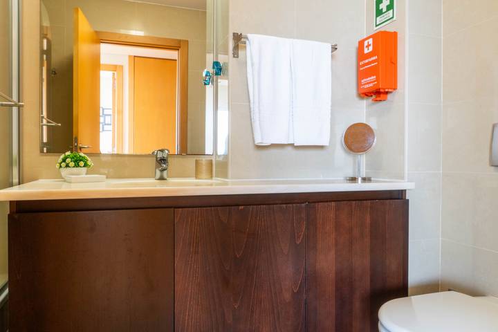 Gîte pour 4 personnes, avec piscine et balcon, adapté aux familles à Ponta Delgada - 2