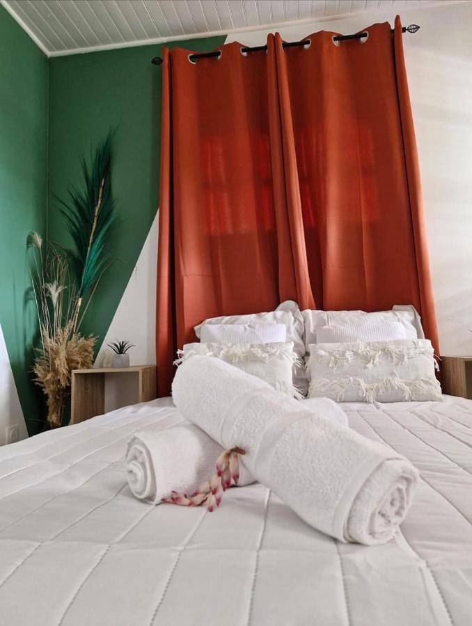 Location de vacances pour 6 personnes, avec jardin ainsi que piscine et jacuzzi à Le Robert - 4