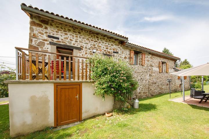 Chambre d’hôte pour 6 personnes, avec jardin dans Parc Naturel Régional Livradois-Forez - 4