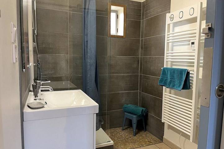 Gîte pour 2 personnes, avec jardin et terrasse à Pont-d'Ain - 3