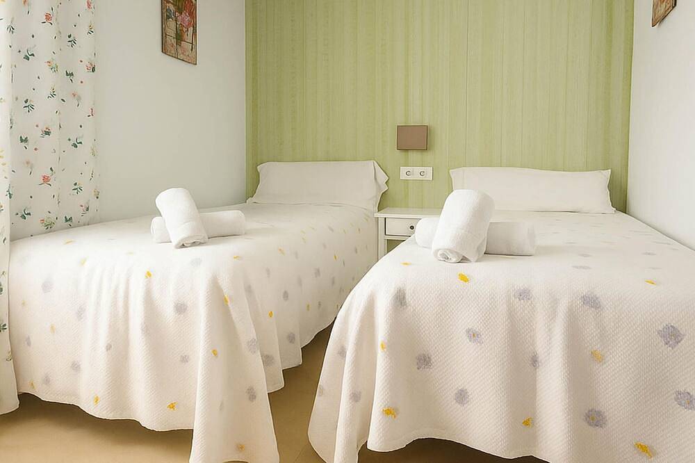 Modernes Strandbungalow mit Klimaanlage und Wlan, ideal für Familienurlaub in Saladillo Benamara, Estepona