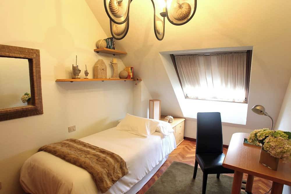 Entire apartment, Homerez - Elegant Apartment in Malpica with Sea View in Malpica de Bergantiños, Costa da Morte