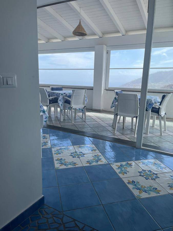 Chambre d’hôte pour 8 personnes, avec jardin ainsi que piscine et vue dans Ischia - 4