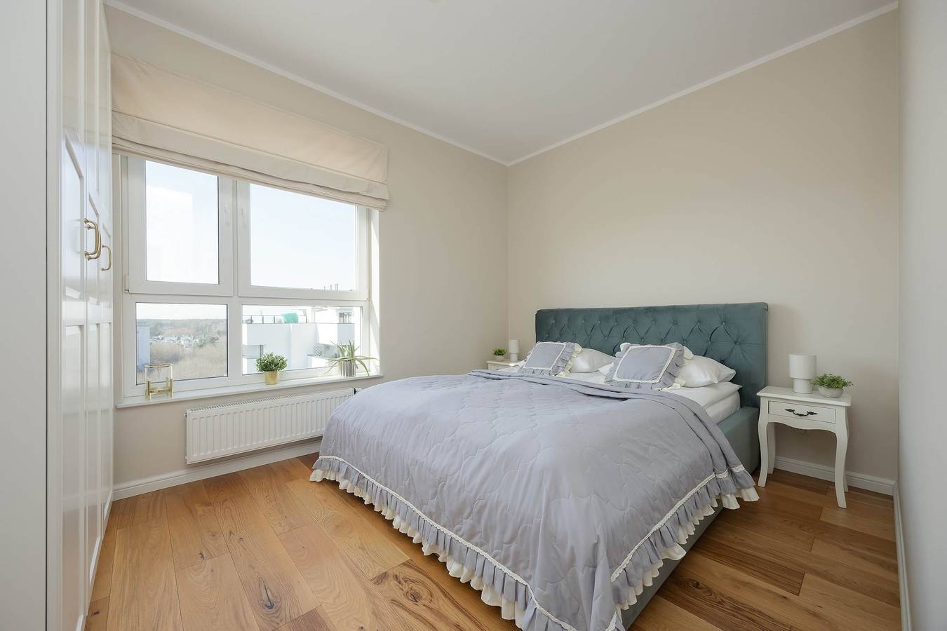 Ganze Wohnung, Spacious Apartment | Two Bedrooms and Air Conditioning in Bielany, Warschau