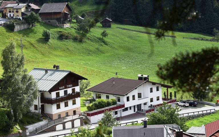 Ferienwohnung für 4 Personen, mit Ausblick und Garten in Tobadill - 2